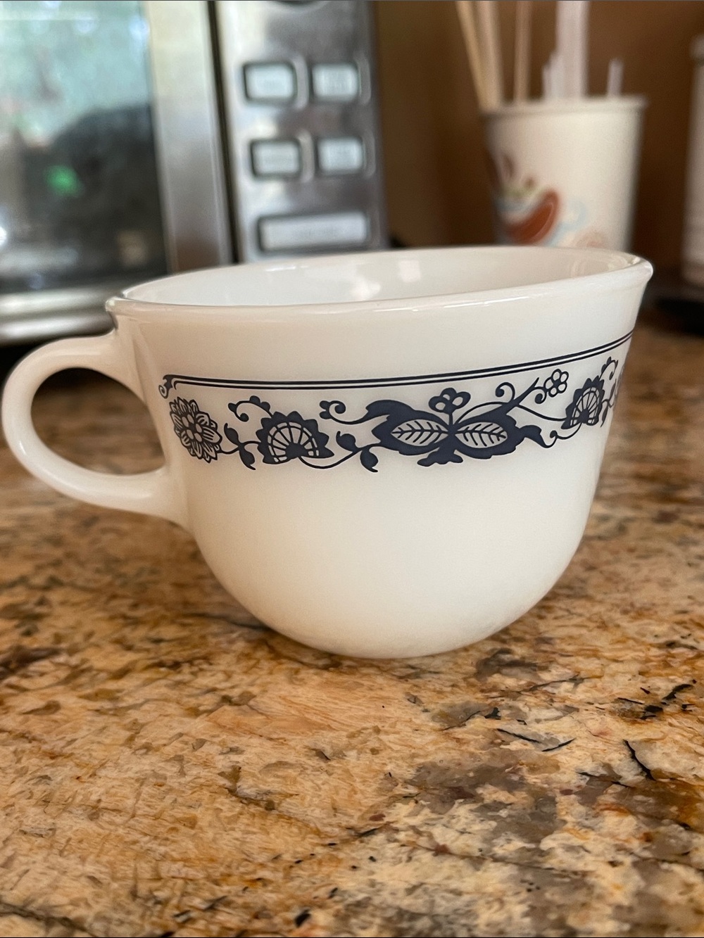 Vintage! Corningware milk glass Old Blue Onion Coffee Cup
